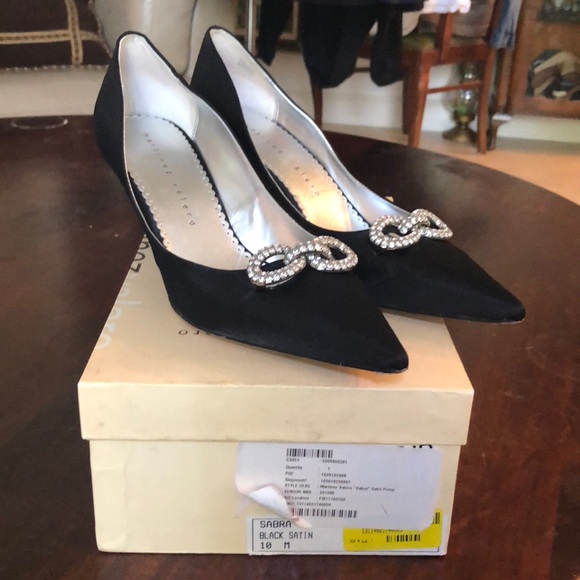 Martinez Valero Shoes - Elegant Martinez Valero Kitten Heels